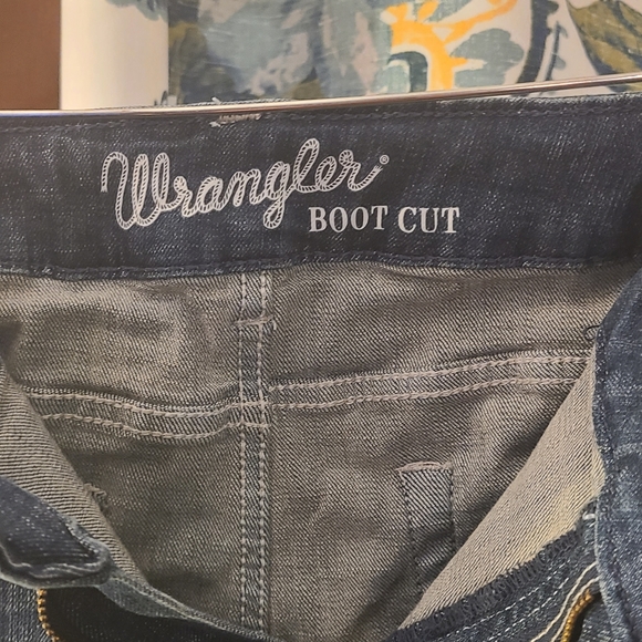 Plus Women's Wrangler boot cut jeans 17x32 - Picture 6 of 7